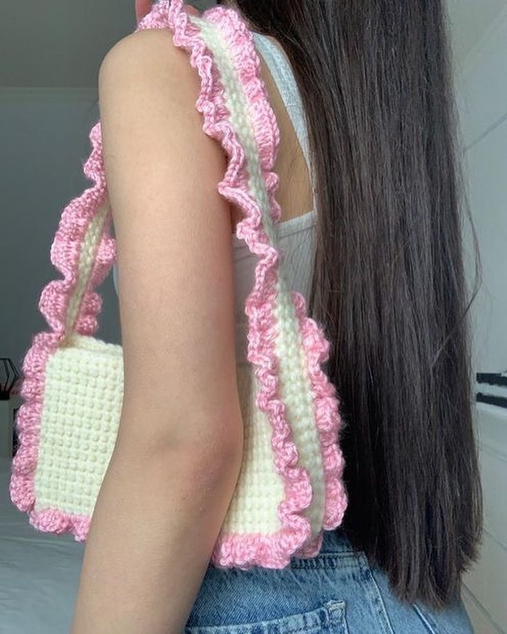 Crochet Ruffle Bag